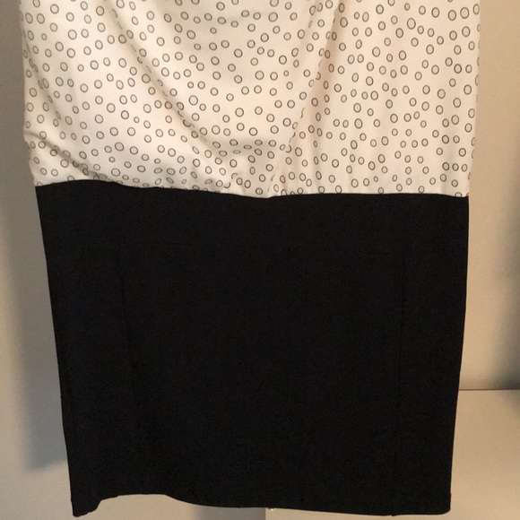 NWT “LOFT” DRESS W/BLOUSY FIT ON TOP. CREAM TOP BLACK BOTTOM SHORT SLEEVES.SZ 2 - Picture 4 of 9